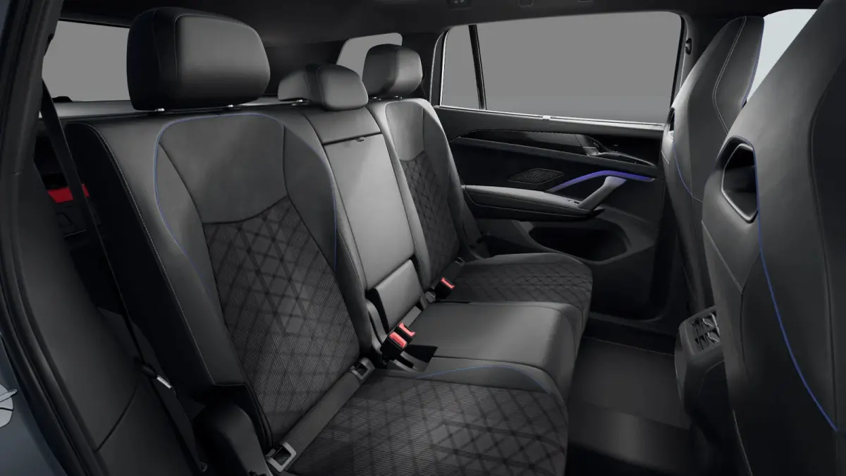 R-Line Edition | 'App-Connect' draadloze smartphone integratie | Automatische afstandsregeling (Adaptive Cruise Control) | Black Style Pakket