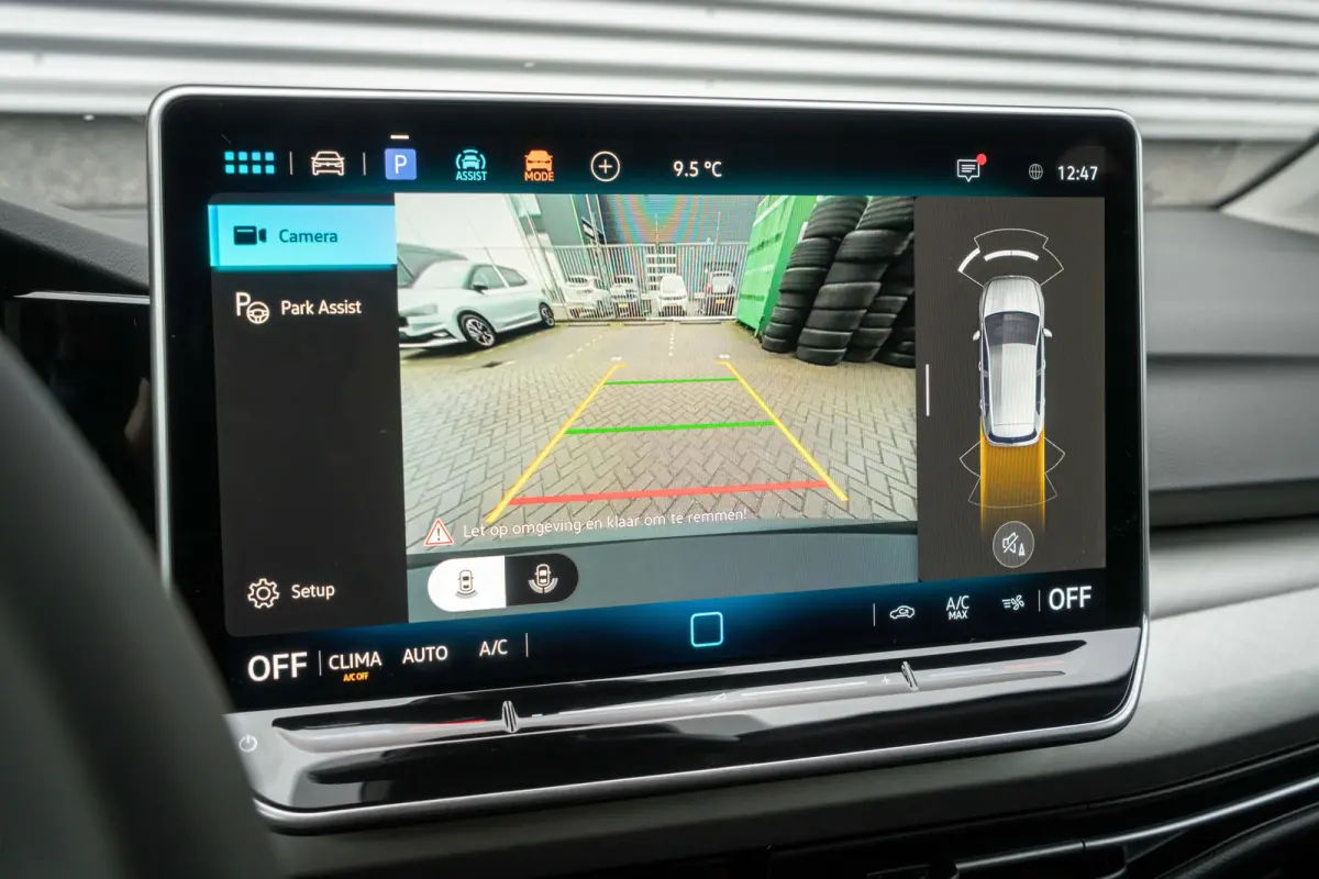 Life Edition eHybrid | 'App-Connect' draadloze smartphone integratie | Achterbank in ongelijke delen neerklapbaar incl. middenarmsteun en doorlaadmogelijkheid | Afstandscontrolesysteem (Fron