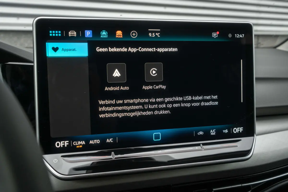 Life Edition eHybrid | 'App-Connect' draadloze smartphone integratie | Achterbank in ongelijke delen neerklapbaar incl. middenarmsteun en doorlaadmogelijkheid | Afstandscontrolesysteem (Fron