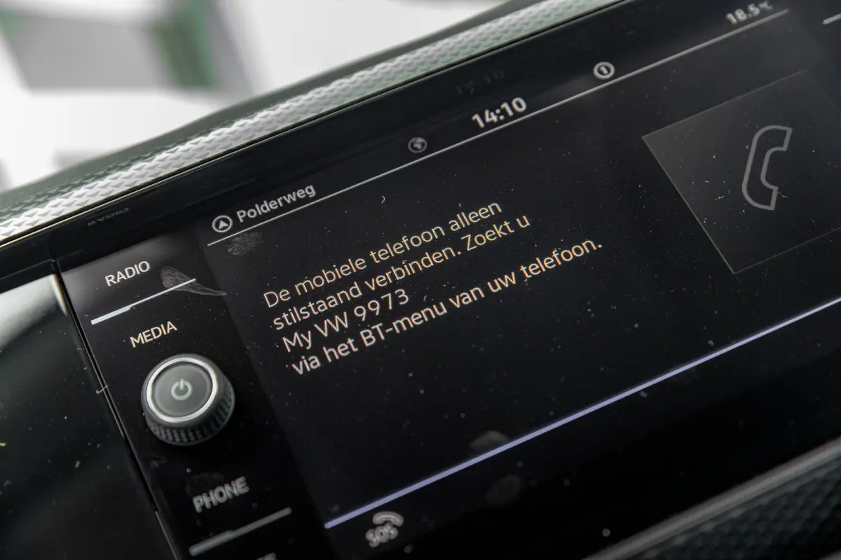 Life Edition | 'App-Connect' smartphone integratie | Airconditioning automatisch (Climatronic), 2-zone | Buitenspiegels elektrisch instel- verwarm- en inklapbaar