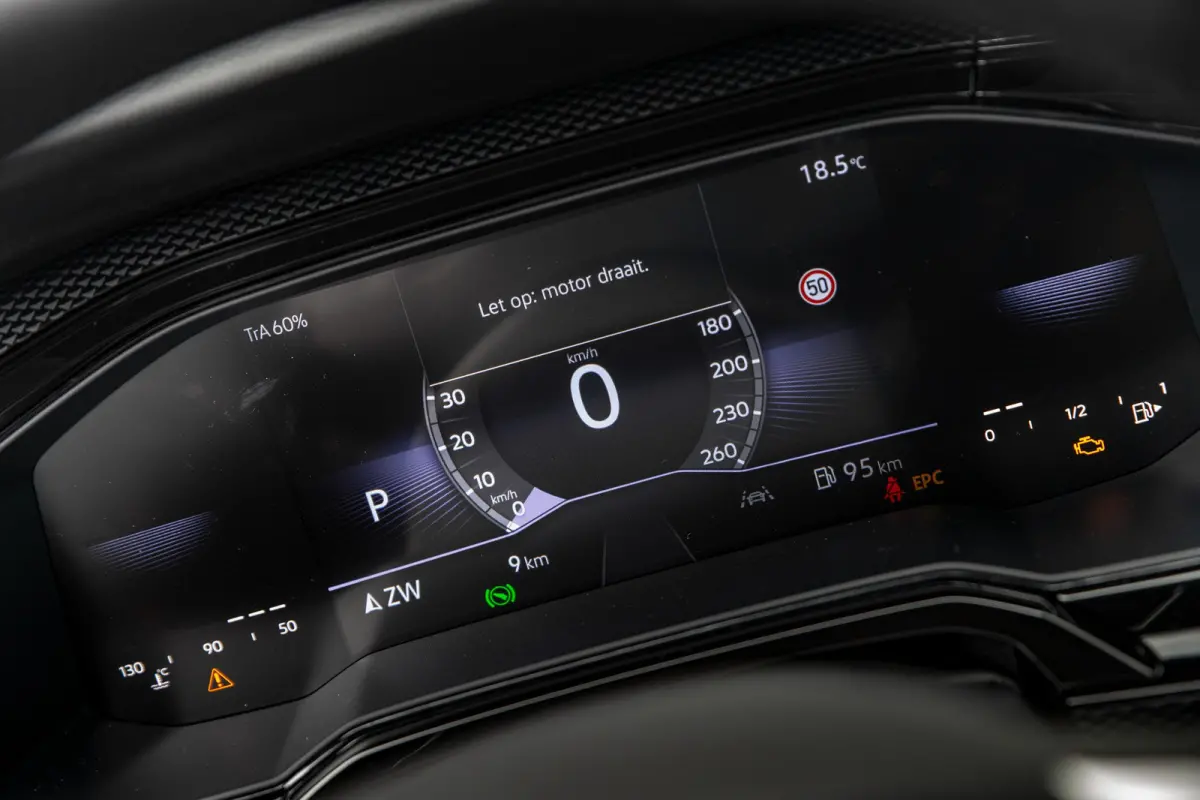 Life Edition | 'App-Connect' smartphone integratie | Airconditioning automatisch (Climatronic), 2-zone | Buitenspiegels elektrisch instel- verwarm- en inklapbaar