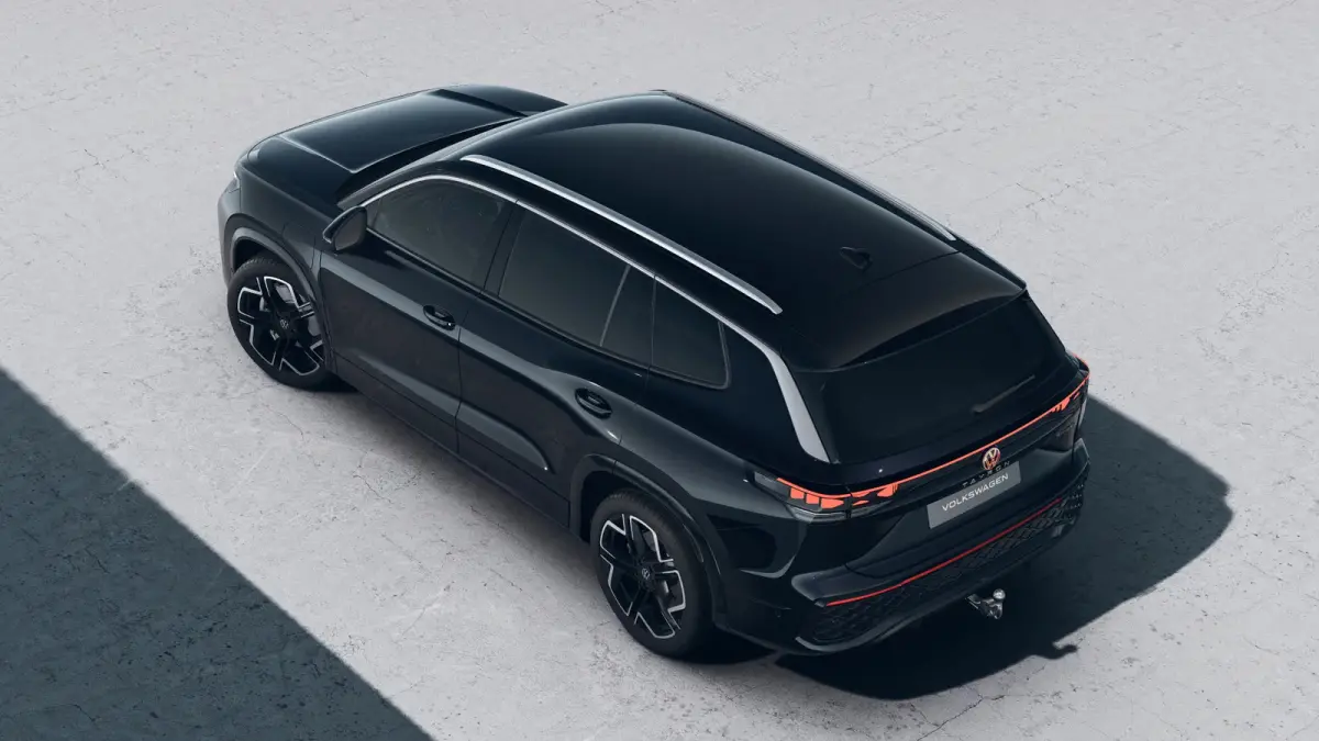 R-Line Edition | 'App-Connect' draadloze smartphone integratie | Automatische afstandsregeling (Adaptive Cruise Control) | Buitenspiegels elektrisch instel-, verwarm- en inklapbaar