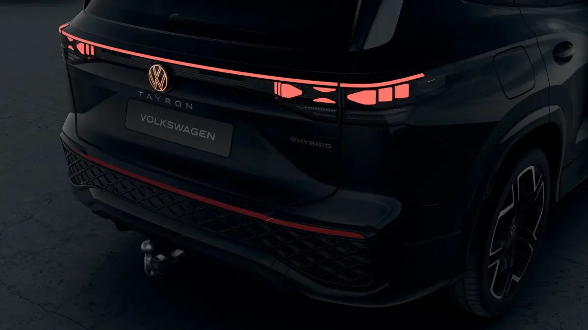 R-Line Edition | 'App-Connect' draadloze smartphone integratie | Automatische afstandsregeling (Adaptive Cruise Control) | Buitenspiegels elektrisch instel-, verwarm- en inklapbaar
