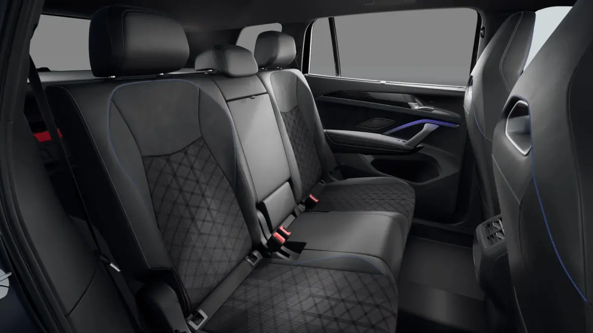 R-Line Edition | 'App-Connect' draadloze smartphone integratie | Automatische afstandsregeling (Adaptive Cruise Control) | Buitenspiegels elektrisch instel-, verwarm- en inklapbaar