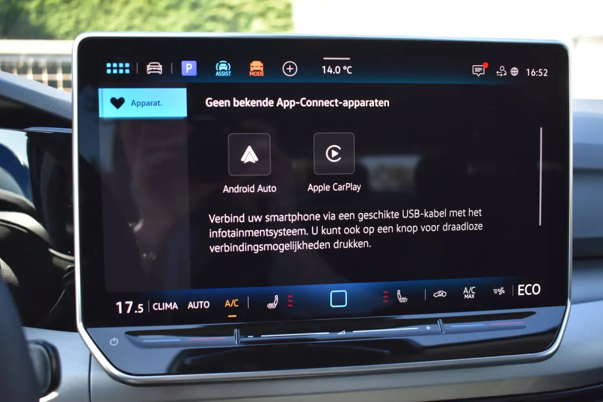 Life Edition eHybrid | 'App-Connect' draadloze smartphone integratie | Achterbank in ongelijke delen neerklapbaar incl. middenarmsteun en doorlaadmogelijkheid | Afstandscontrolesysteem (Fron