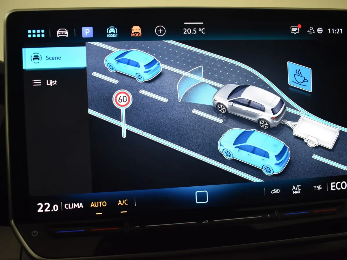 Life Edition eHybrid | 'App-Connect' draadloze smartphone integratie | Achterbank in ongelijke delen neerklapbaar incl. middenarmsteun en doorlaadmogelijkheid | Afstandscontrolesysteem (Fron