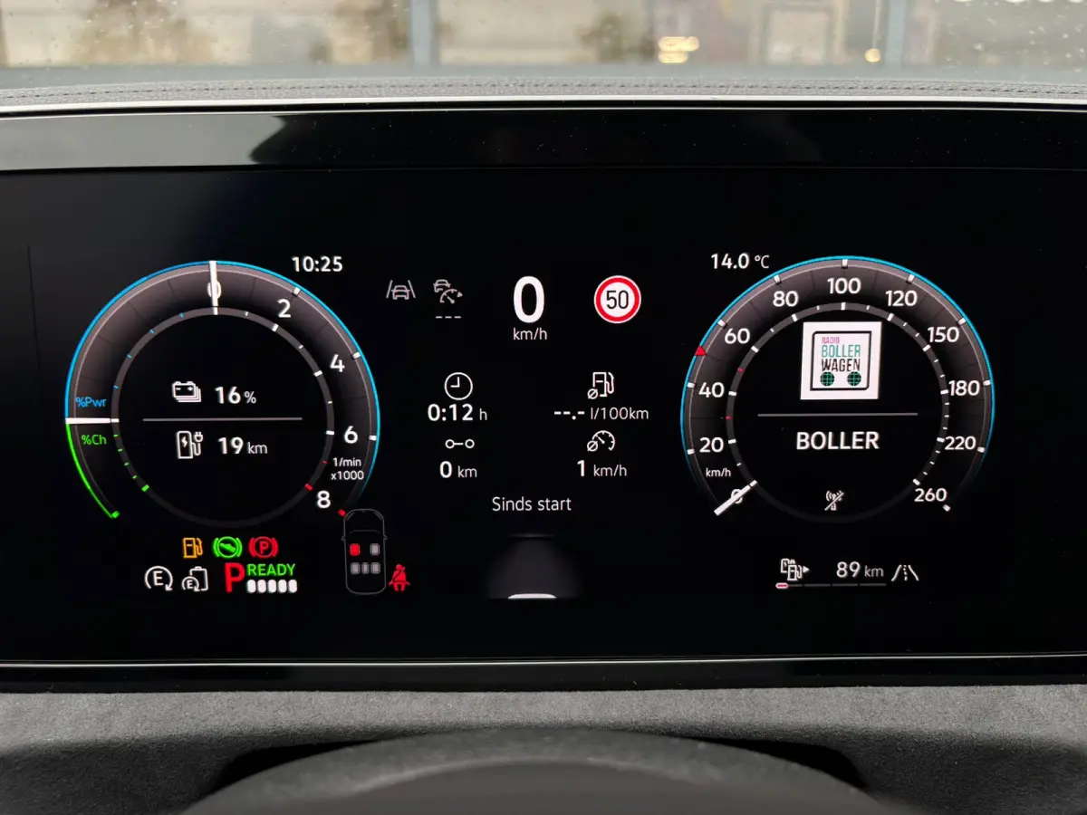 R-Line Edition - eHybrid | 'App-Connect' draadloze smartphone integratie | Automatische afstandsregeling (Adaptive Cruise Control) | Diefstalalarm