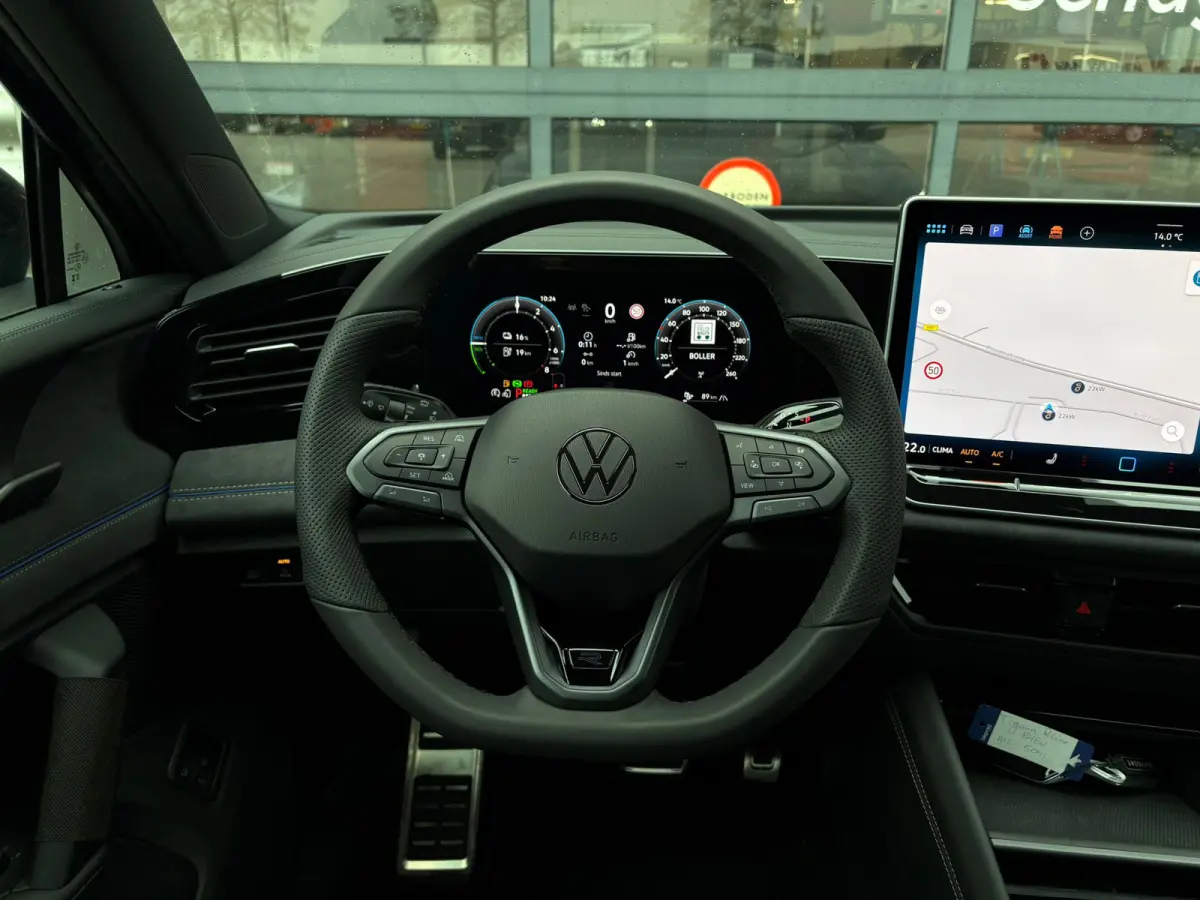 R-Line Edition - eHybrid | 'App-Connect' draadloze smartphone integratie | Automatische afstandsregeling (Adaptive Cruise Control) | Diefstalalarm