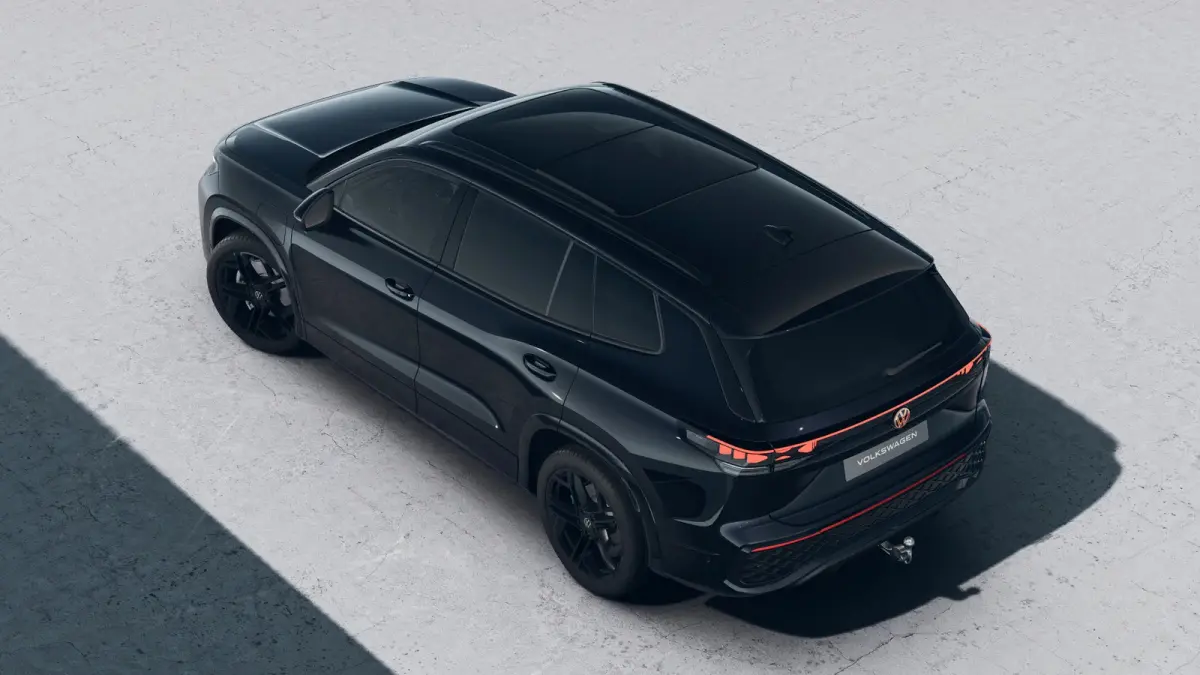 R-Line Edition | 'App-Connect' draadloze smartphone integratie | Automatische afstandsregeling (Adaptive Cruise Control) | Black Style Pakket