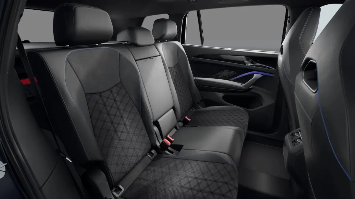 R-Line Edition | 'App-Connect' draadloze smartphone integratie | Automatische afstandsregeling (Adaptive Cruise Control) | Black Style Pakket