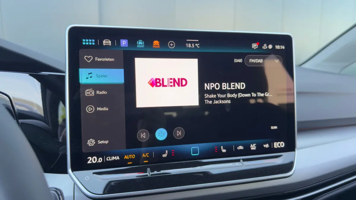 Life Edition eHybrid | 'App-Connect' draadloze smartphone integratie | Achterbank in ongelijke delen neerklapbaar incl. middenarmsteun en doorlaadmogelijkheid | Afstandscontrolesysteem (Fron