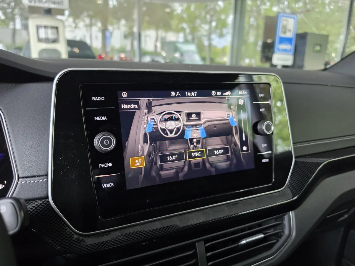 1.0 TSI DSG R-Line (Camera,Acc,IQ,Clima)