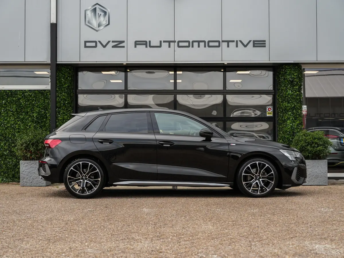 30 TFSI 110PK DSG Advanced edition | S-Line | 18" LMV | Camera