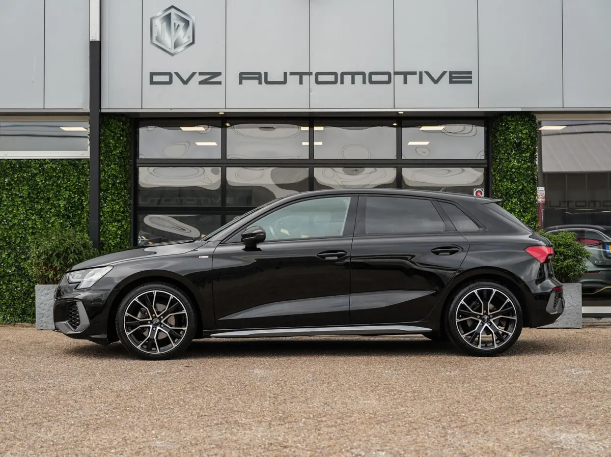 30 TFSI 110PK DSG Advanced edition | S-Line | 18" LMV | Camera