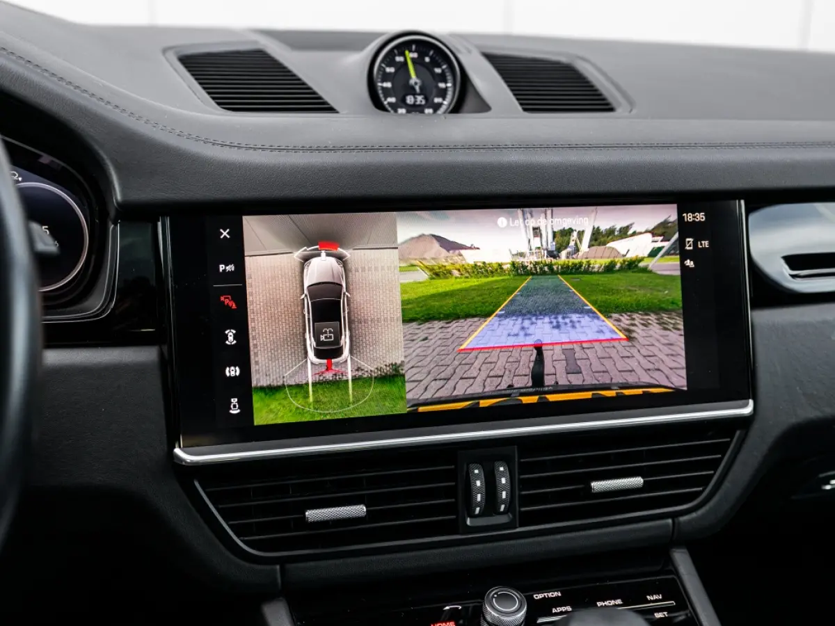 3.0 E-Hybrid Pano Trekhaak 1e eig. NAP