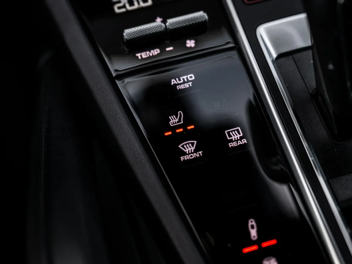 3.0 E-Hybrid Pano Trekhaak 1e eig. NAP