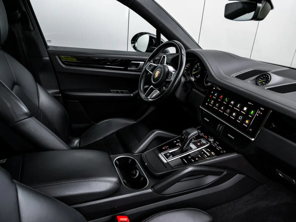3.0 E-Hybrid Pano Trekhaak 1e eig. NAP