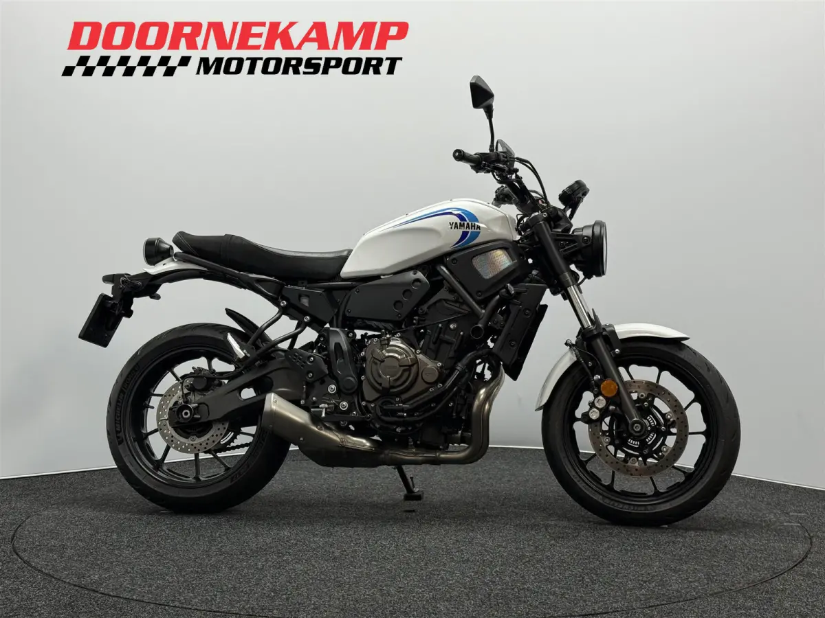Yamaha XSR700 2024 Benzine Handgeschakeld leasen