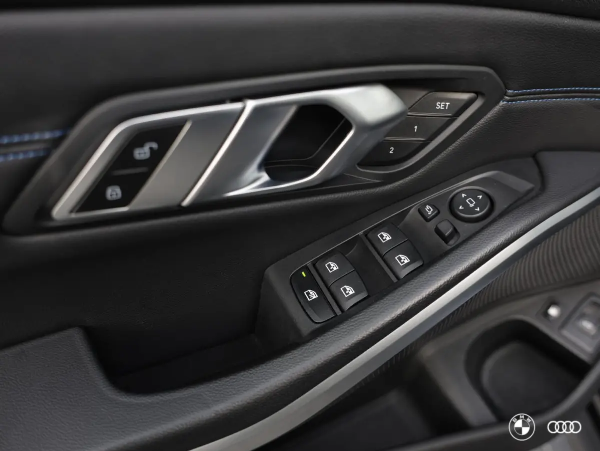 330E M SPORT / KEYLESS ENTRY & START / EL STOELEN MET MEMORY / HIFI / TREKHAAK / 18"