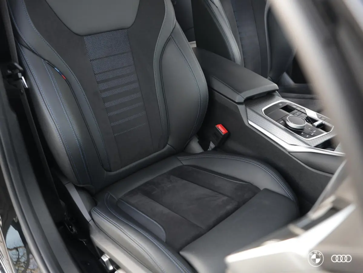 330E M SPORT / KEYLESS ENTRY & START / EL STOELEN MET MEMORY / HIFI / TREKHAAK / 18"