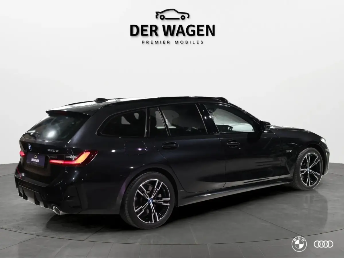 330E M SPORT / KEYLESS ENTRY & START / EL STOELEN MET MEMORY / HIFI / TREKHAAK / 18"
