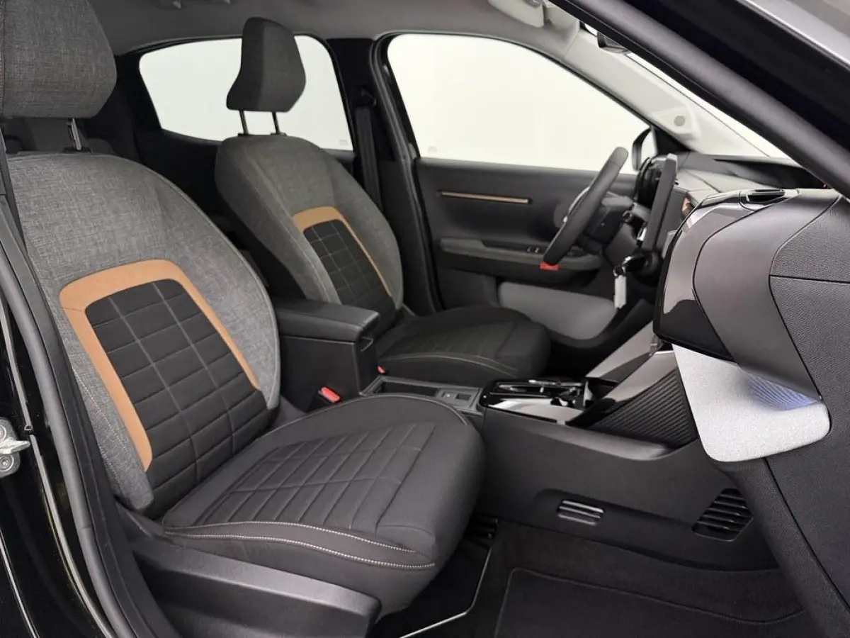 1.2 Hybrid automaat 145pk Plus Camera/4S.Banden/ Ecc/CarPlay/Comfortstoelen