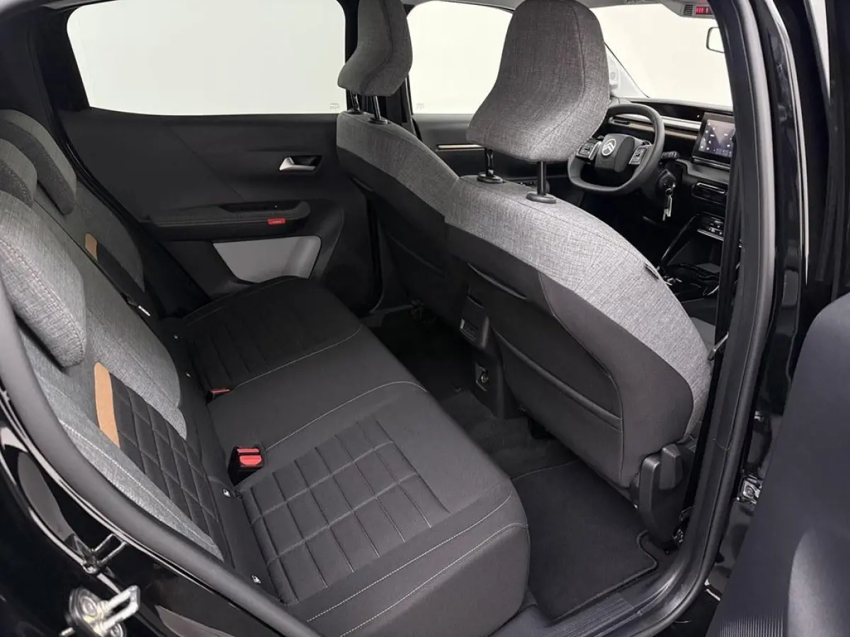 1.2 Hybrid automaat 145pk Plus Camera/4S.Banden/ Ecc/CarPlay/Comfortstoelen