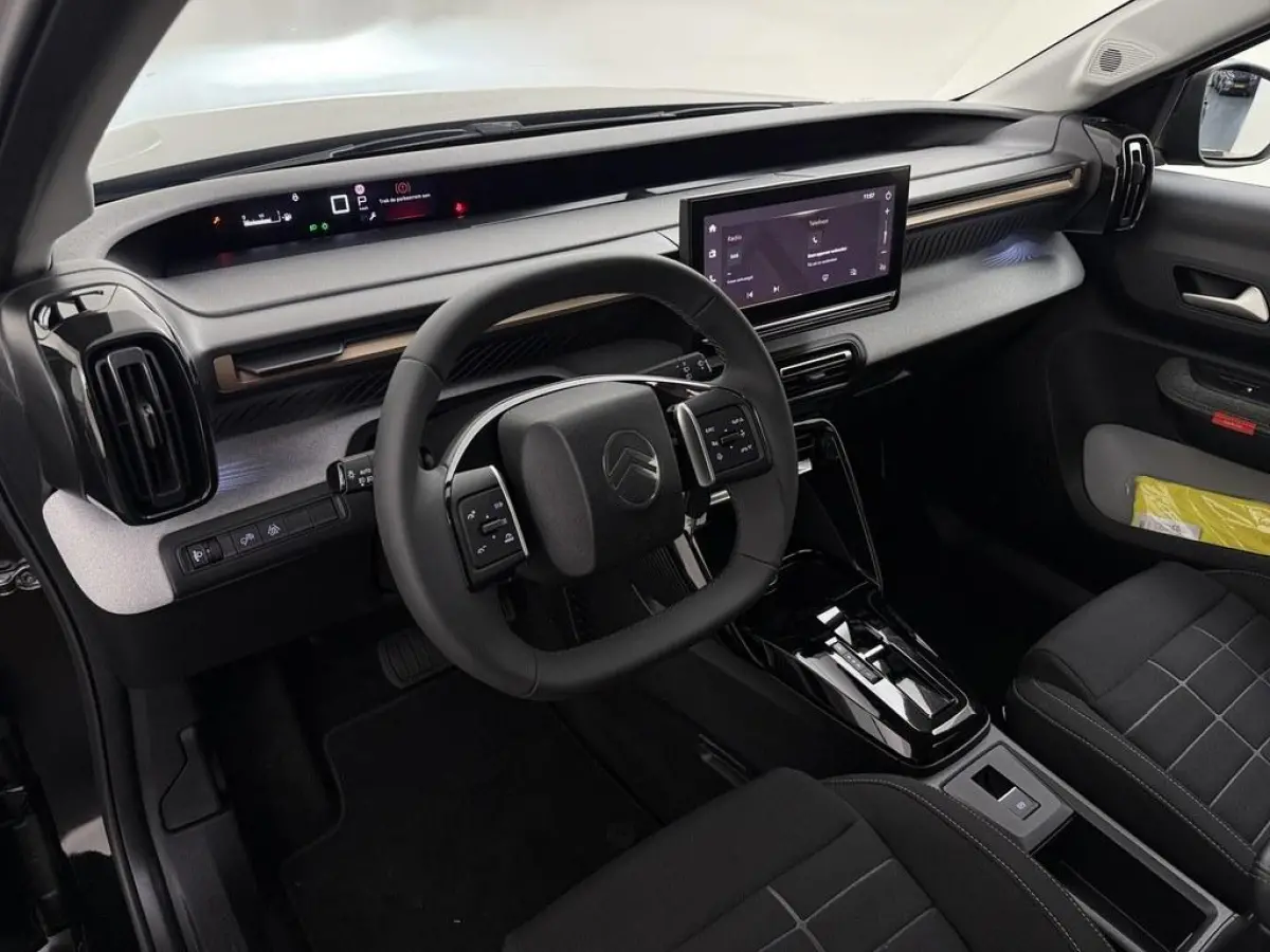 1.2 Hybrid automaat 145pk Plus Camera/4S.Banden/ Ecc/CarPlay/Comfortstoelen
