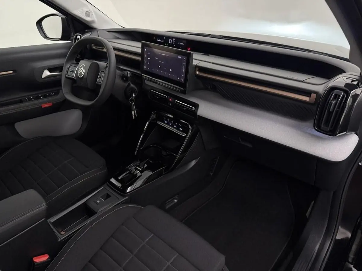 1.2 Hybrid automaat 145pk Plus Camera/4S.Banden/ Ecc/CarPlay/Comfortstoelen