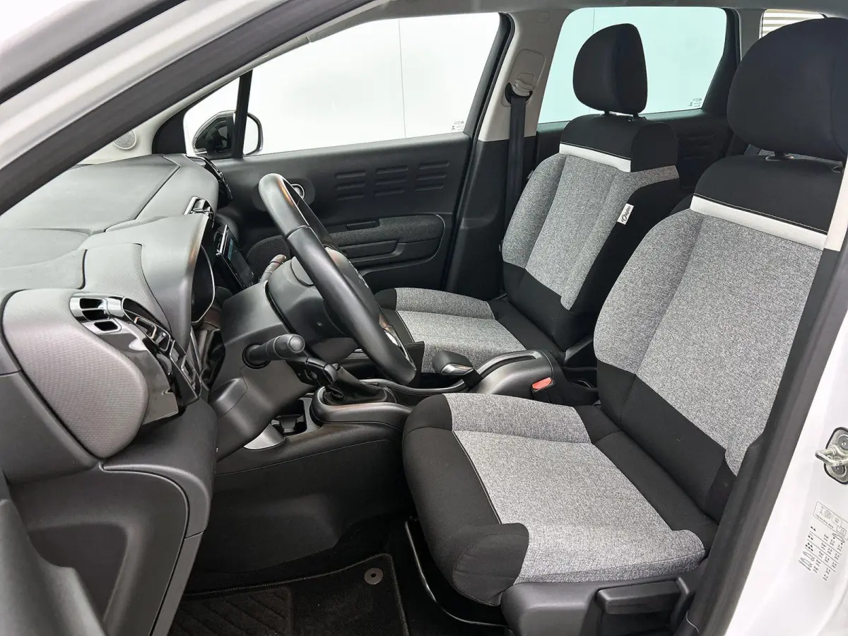 1.2 110pk Business Automaat | Trekhaak | Navigatie | Climate Control | Camera | Cruise Control | Parkeersensoren Voor + Achter | 16"LMV |
