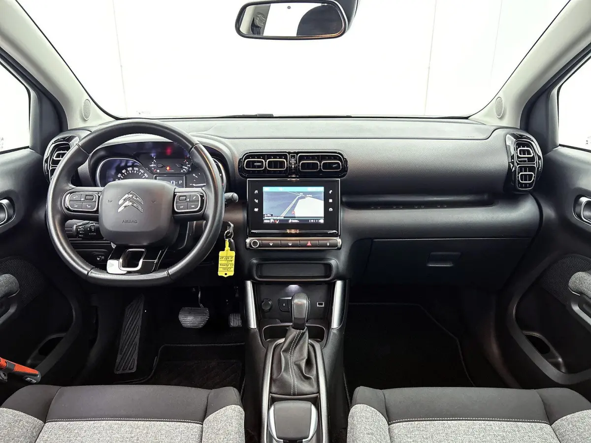 1.2 110pk Business Automaat | Trekhaak | Navigatie | Climate Control | Camera | Cruise Control | Parkeersensoren Voor + Achter | 16"LMV |