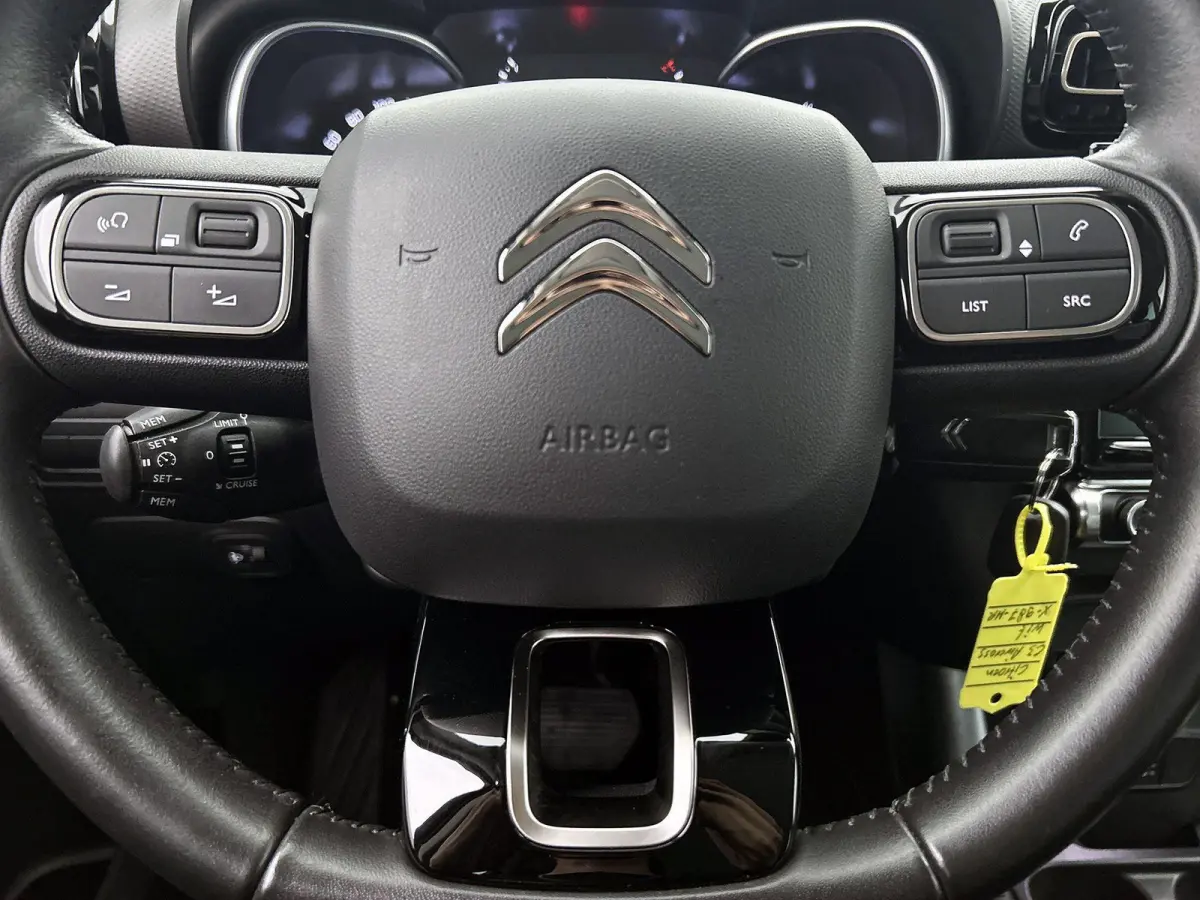 1.2 110pk Business Automaat | Trekhaak | Navigatie | Climate Control | Camera | Cruise Control | Parkeersensoren Voor + Achter | 16"LMV |