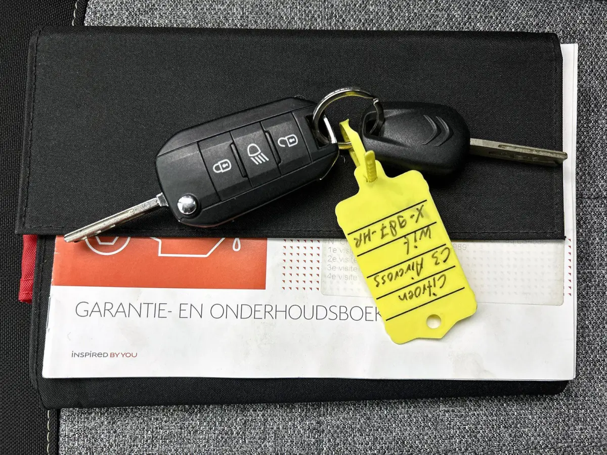 1.2 110pk Business Automaat | Trekhaak | Navigatie | Climate Control | Camera | Cruise Control | Parkeersensoren Voor + Achter | 16"LMV |