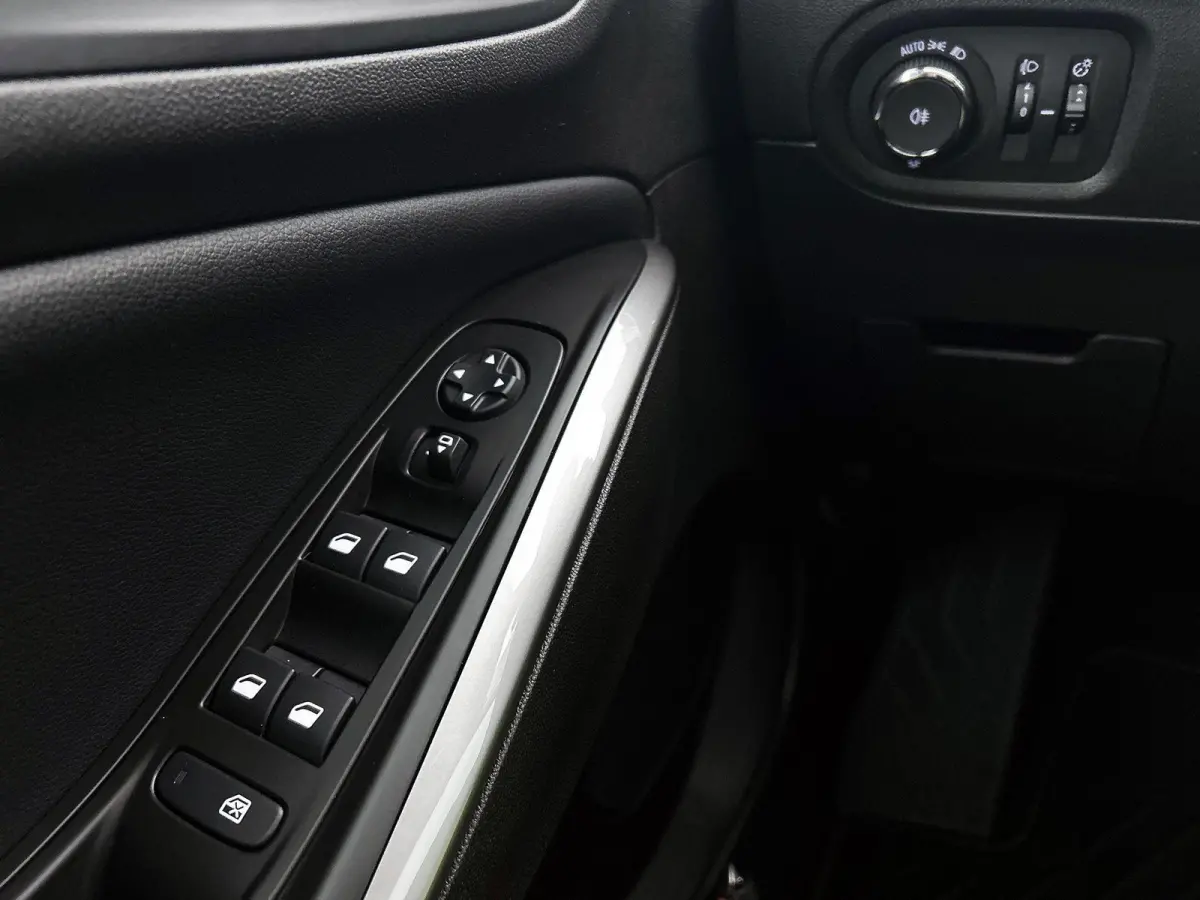 1.6 225pk Plug-In Hybrid GS Line Automaat | LAGE KM | Camera Voor + Achter | Lendensteun | Elektrische Klep | Dodehoekdetectie | Adaptieve Cruise Control | Stoel-/Stuurverwarming |