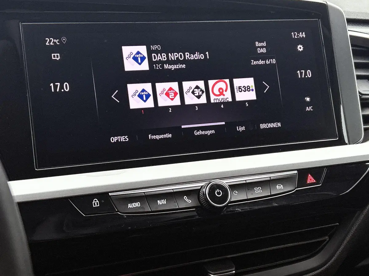 1.6 225pk Plug-In Hybrid GS Line Automaat | LAGE KM | Camera Voor + Achter | Lendensteun | Elektrische Klep | Dodehoekdetectie | Adaptieve Cruise Control | Stoel-/Stuurverwarming |