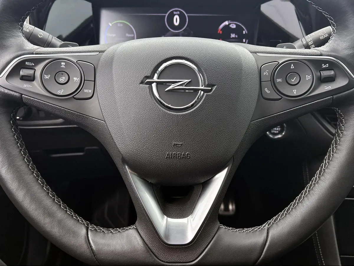 1.6 225pk Plug-In Hybrid GS Line Automaat | LAGE KM | Camera Voor + Achter | Lendensteun | Elektrische Klep | Dodehoekdetectie | Adaptieve Cruise Control | Stoel-/Stuurverwarming |