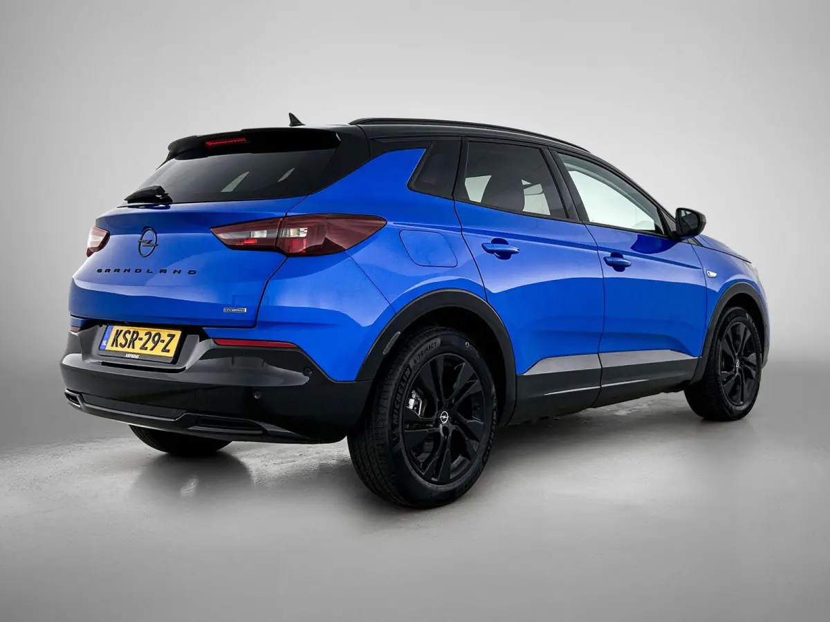 1.6 225pk Plug-In Hybrid GS Line Automaat | LAGE KM | Camera Voor + Achter | Lendensteun | Elektrische Klep | Dodehoekdetectie | Adaptieve Cruise Control | Stoel-/Stuurverwarming |