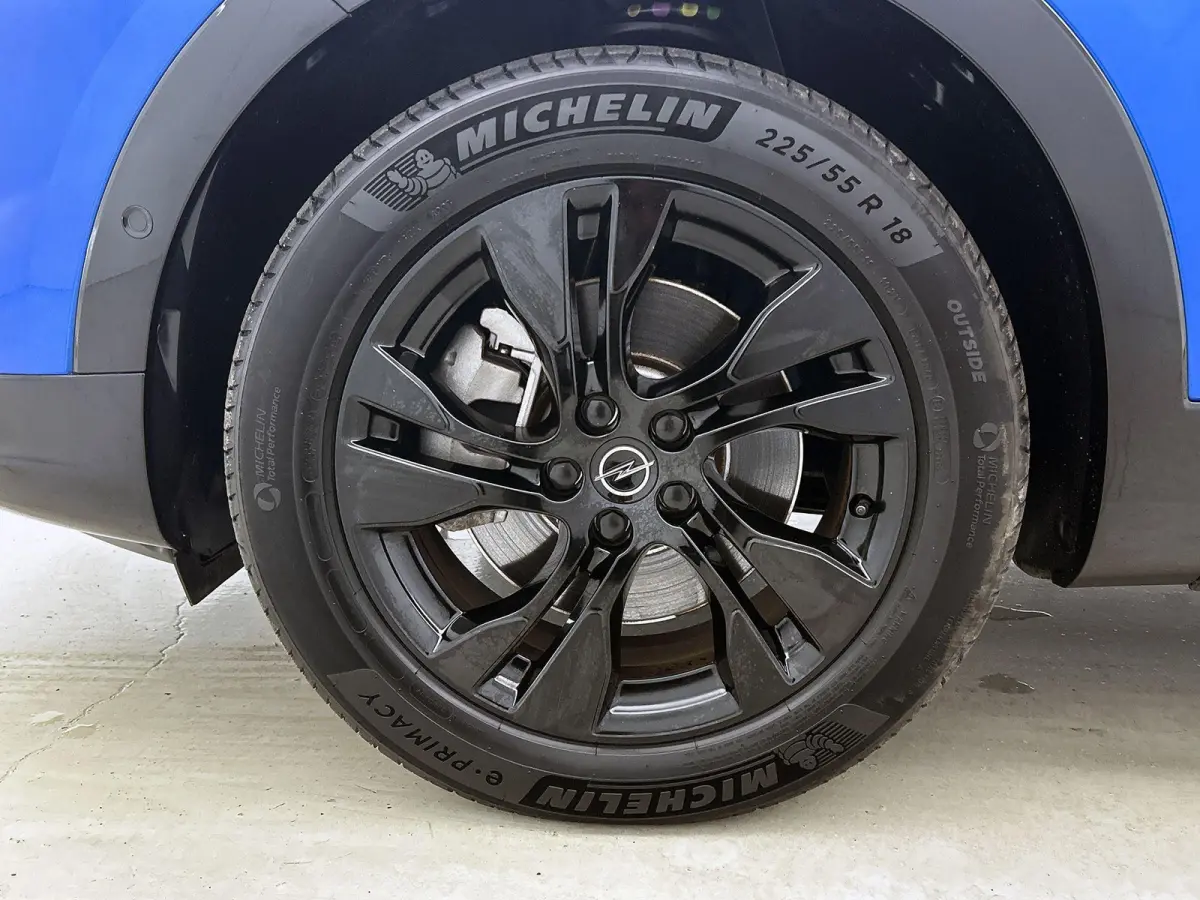 1.6 225pk Plug-In Hybrid GS Line Automaat | LAGE KM | Camera Voor + Achter | Lendensteun | Elektrische Klep | Dodehoekdetectie | Adaptieve Cruise Control | Stoel-/Stuurverwarming |