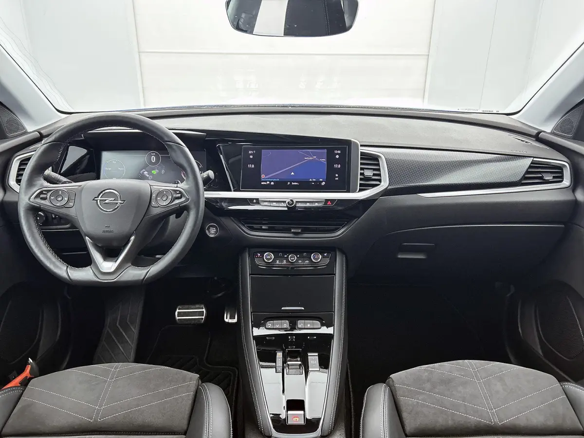 1.6 225pk Plug-In Hybrid GS Line Automaat | LAGE KM | Camera Voor + Achter | Lendensteun | Elektrische Klep | Dodehoekdetectie | Adaptieve Cruise Control | Stoel-/Stuurverwarming |