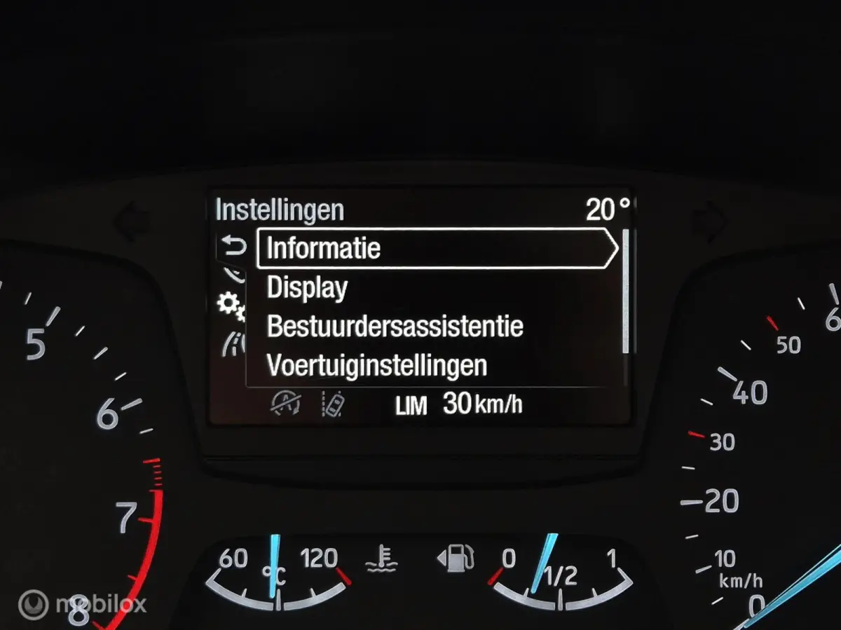 1.1 TREND/AIRCO/PDC/16''LMV/CARPLAY/BLUETOOTH/LANE ASSIST/USB/ISOFIX/DAB/NAVI