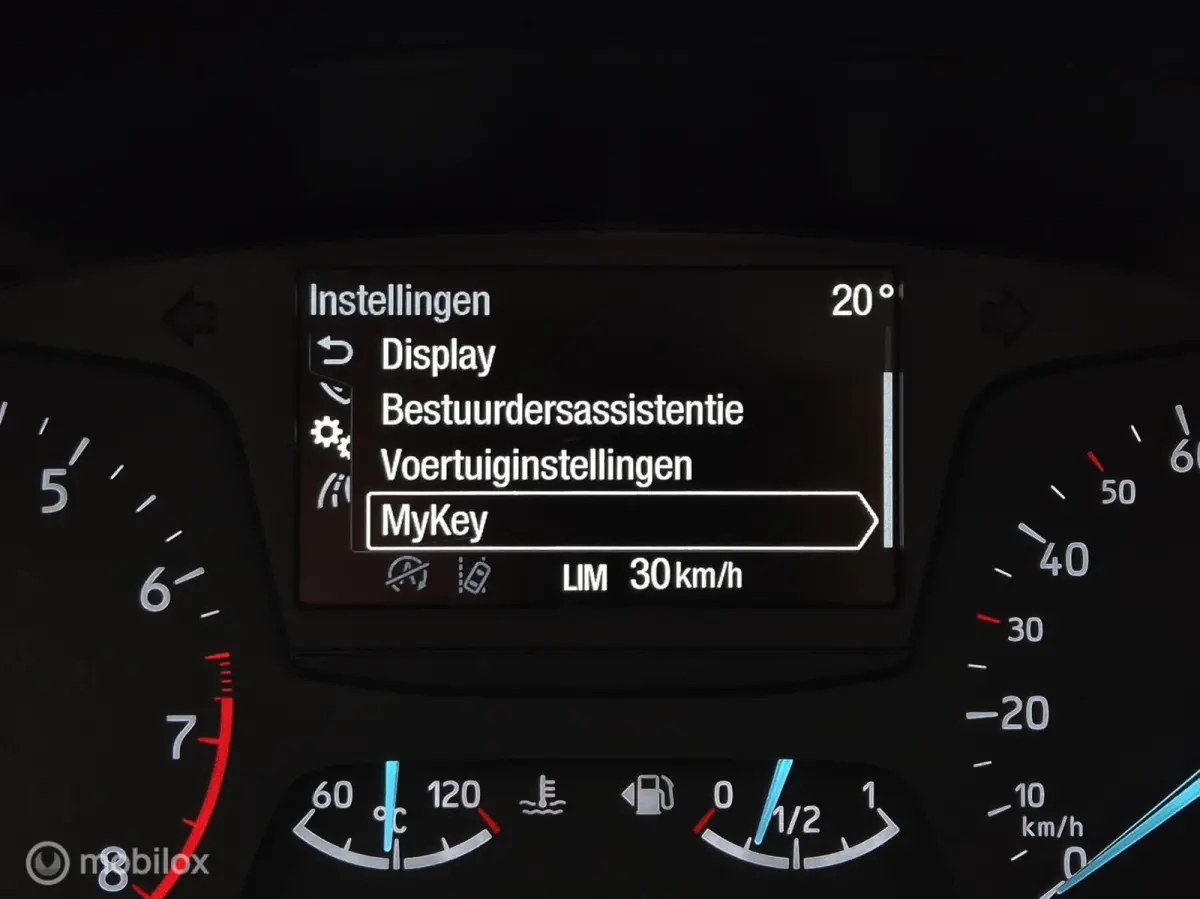 1.1 TREND/AIRCO/PDC/16''LMV/CARPLAY/BLUETOOTH/LANE ASSIST/USB/ISOFIX/DAB/NAVI