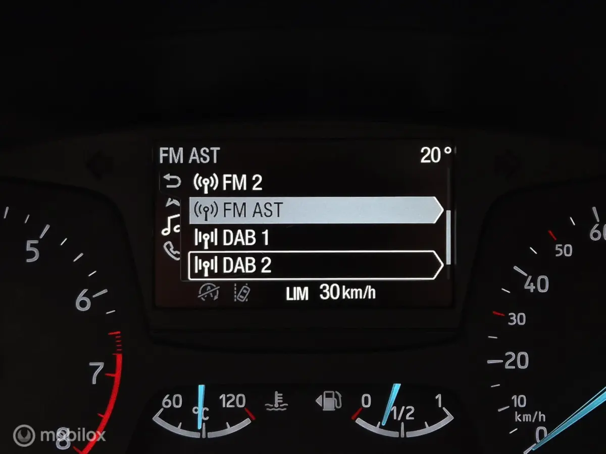1.1 TREND/AIRCO/PDC/16''LMV/CARPLAY/BLUETOOTH/LANE ASSIST/USB/ISOFIX/DAB/NAVI