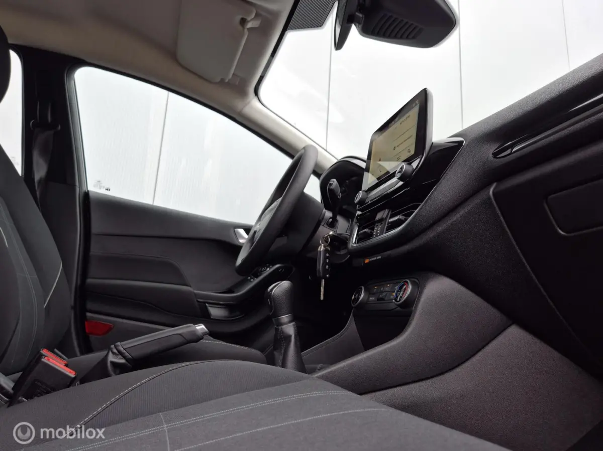 1.1 TREND/AIRCO/PDC/16''LMV/CARPLAY/BLUETOOTH/LANE ASSIST/USB/ISOFIX/DAB/NAVI