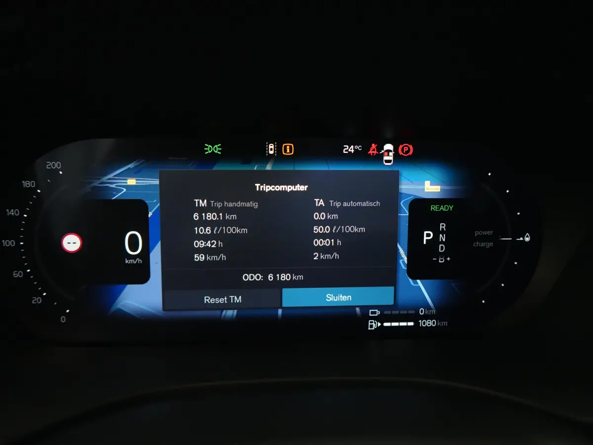 T6 Recharge AWD Ultra Dark | Luchtvering | Head-Up | 360° Camera | Panoramadak | Trekhaak | Harman/Kardon | Elek. Stoelen