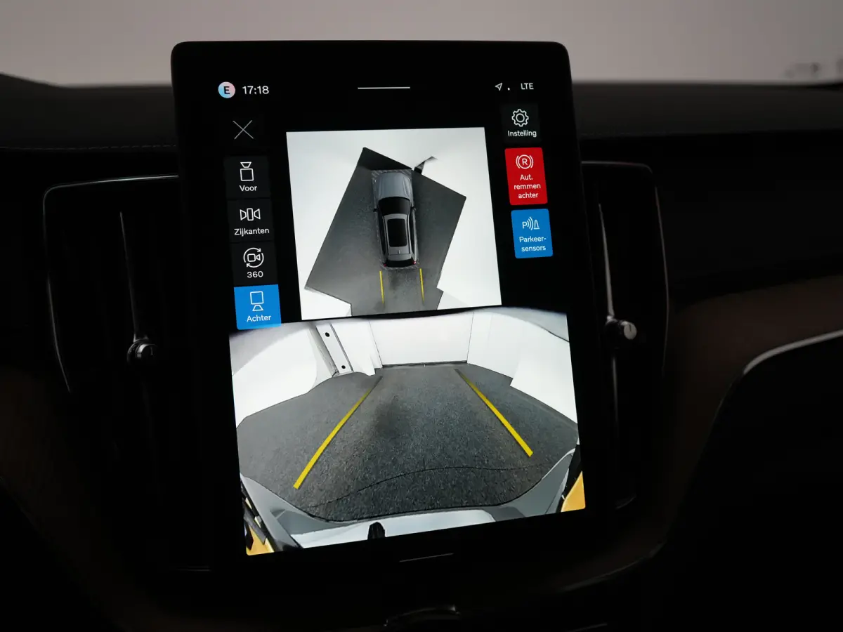 T6 Recharge AWD Ultra Dark | Luchtvering | Head-Up | 360° Camera | Panoramadak | Trekhaak | Harman/Kardon | Elek. Stoelen