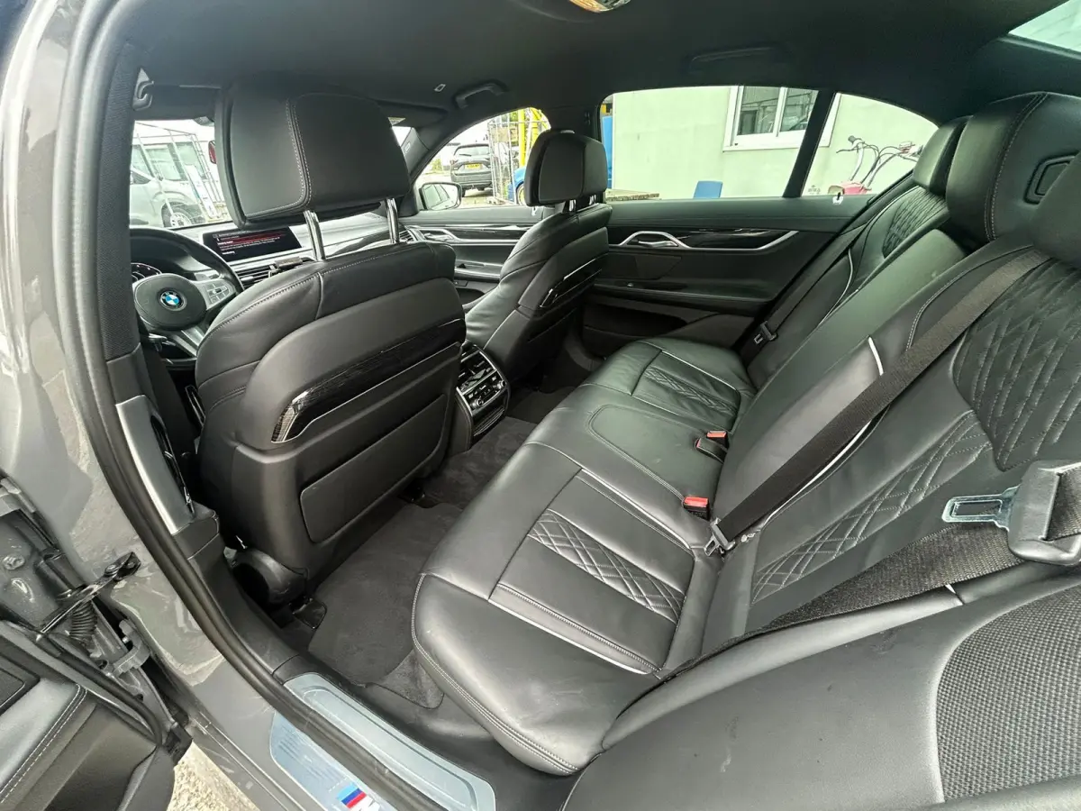 730d High Executive m sport massage soft close head up 22 inch