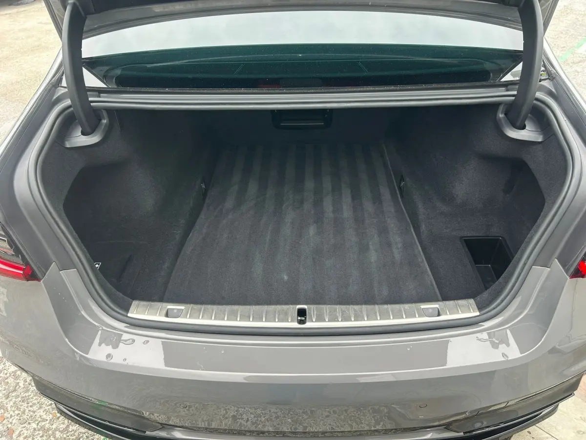730d High Executive m sport massage soft close head up 22 inch
