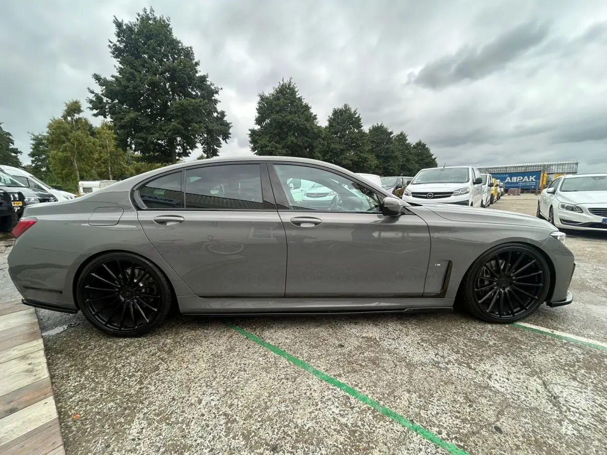 730d High Executive m sport massage soft close head up 22 inch