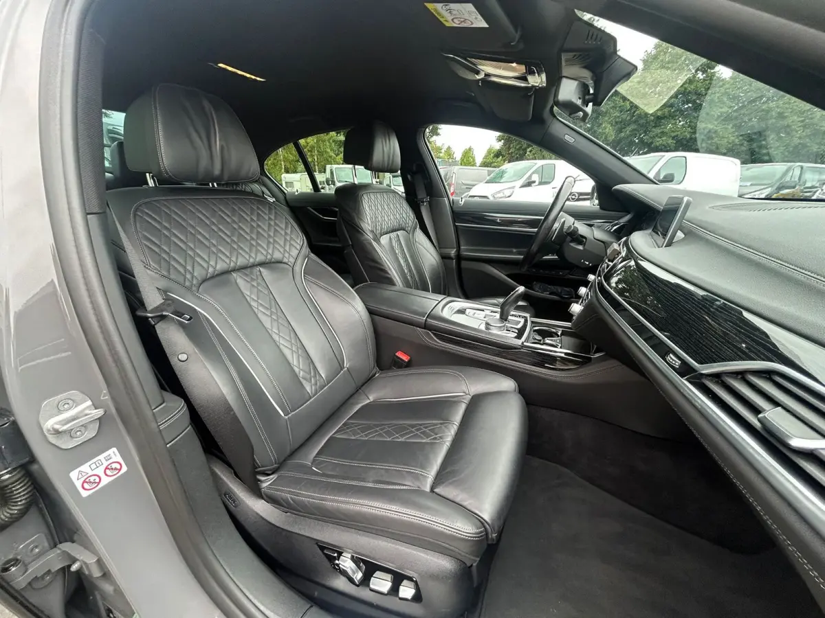 730d High Executive m sport massage soft close head up 22 inch
