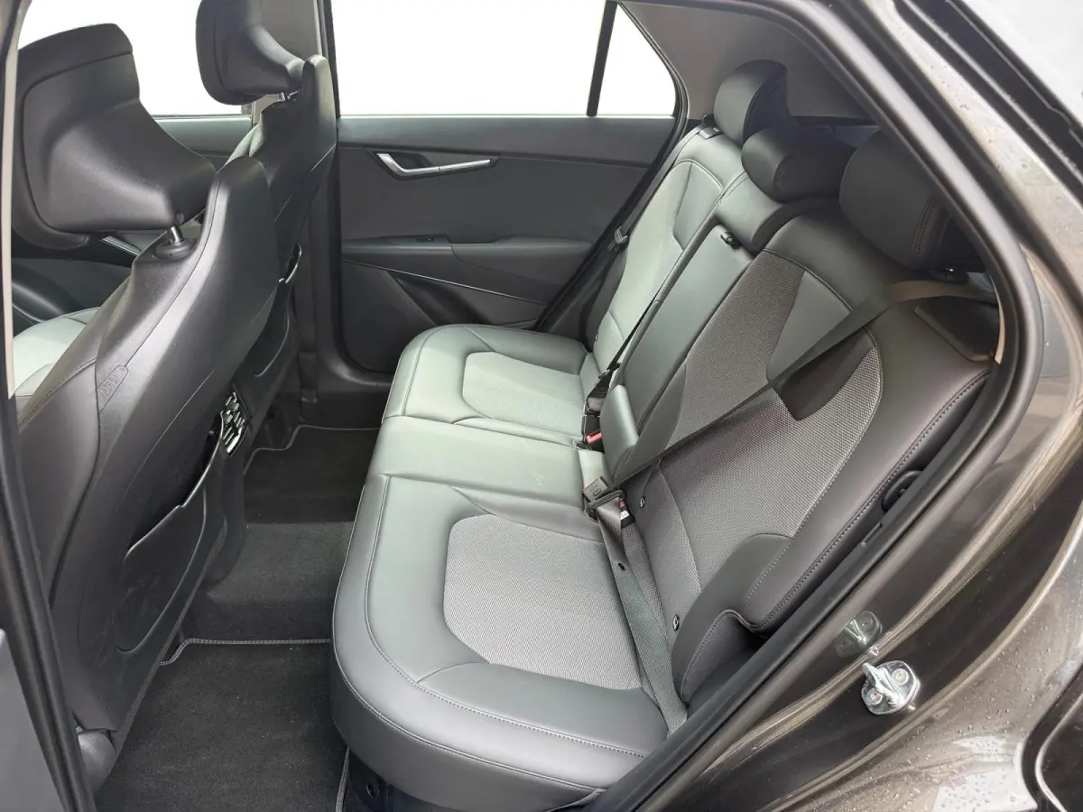 1.6 GDi Hybrid DynamicLine Navi | Metallic lak | Cruise Control Adaptief | Fabrieksgarantie t/m 3 2033 | Keyless entry | Camera |
